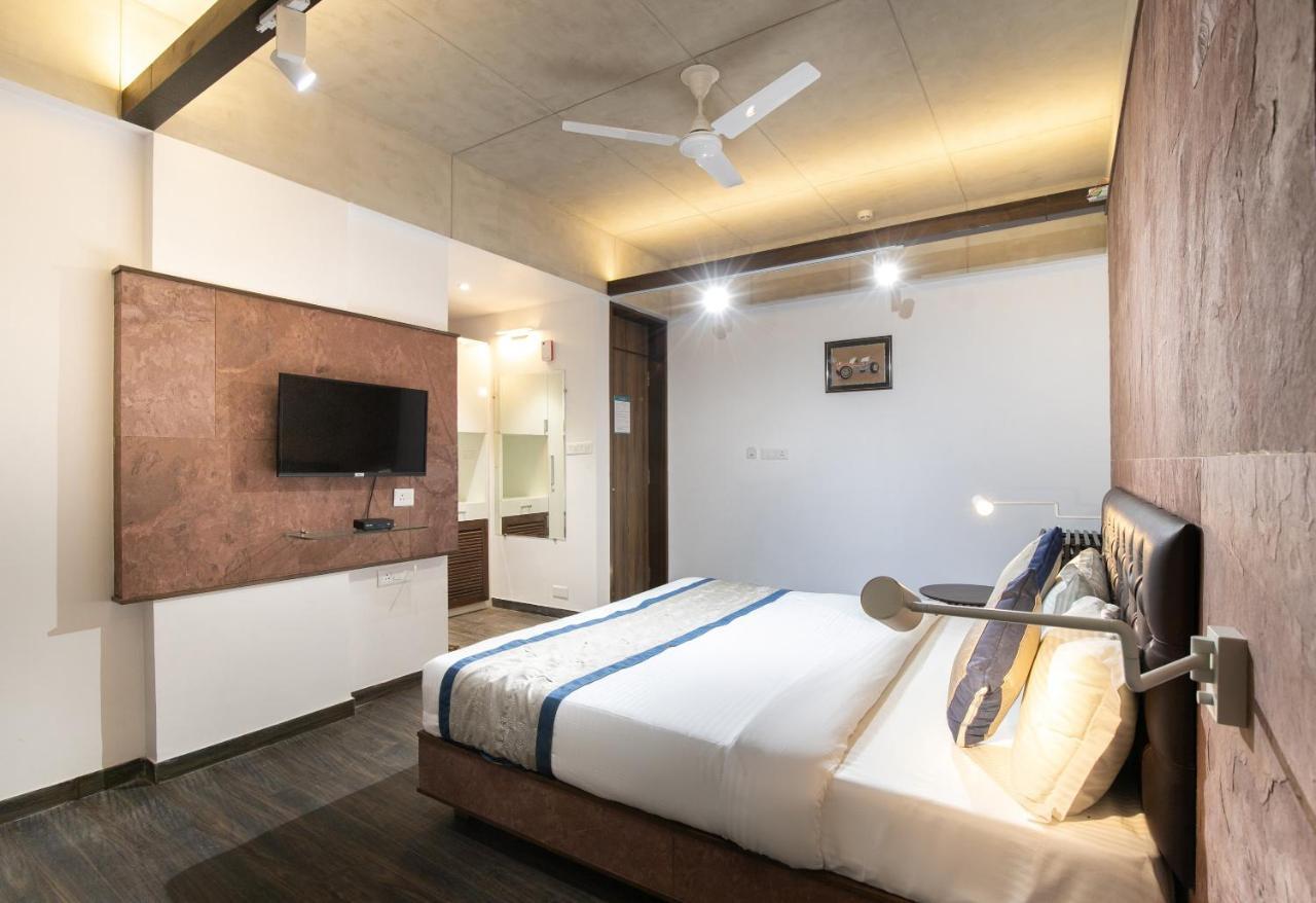 Palette - Hotel Welcome Kadi Exterior photo